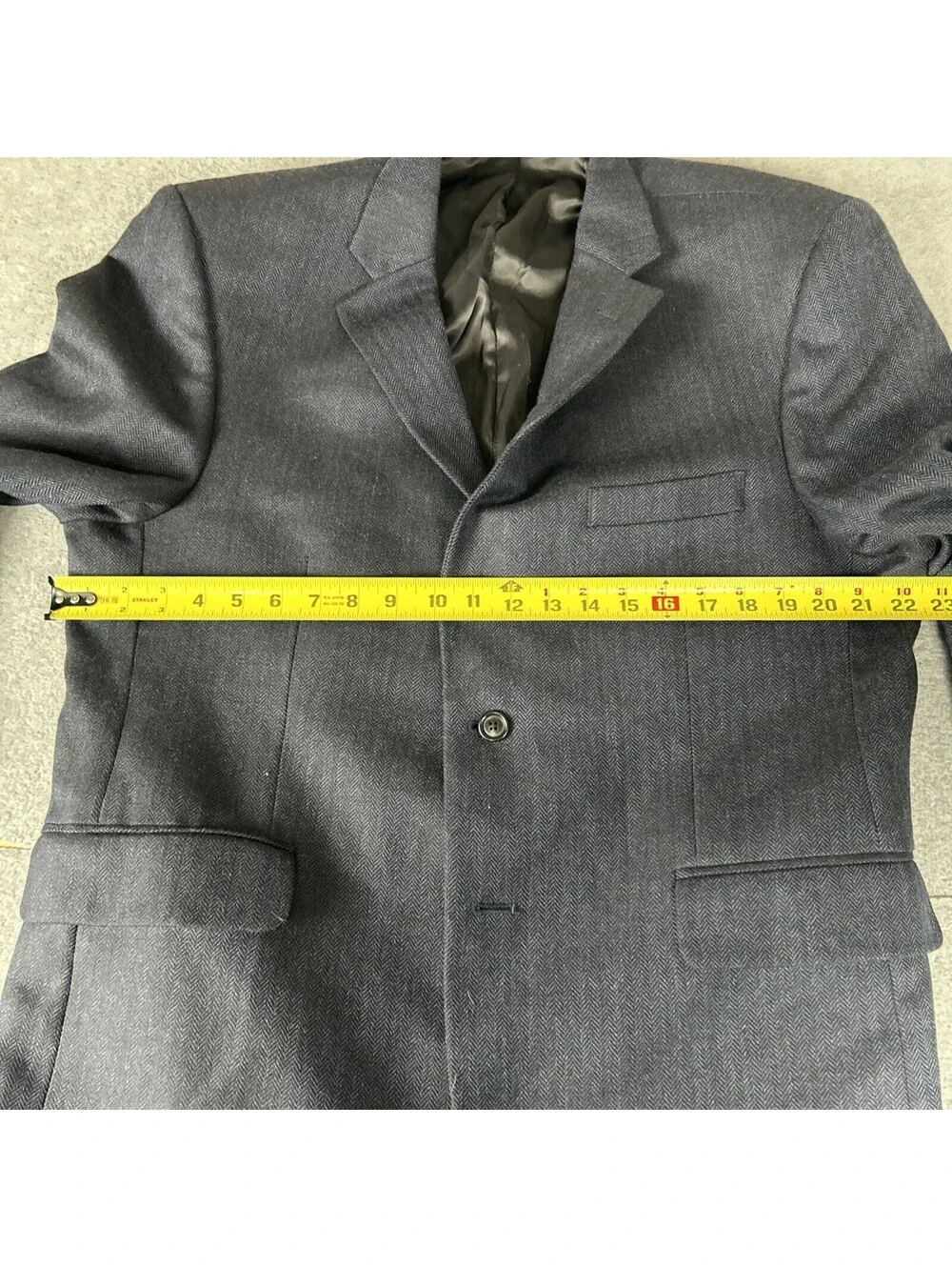Joseph & Feiss men's coat wool blue and gray herringbone Pattern Size 44s